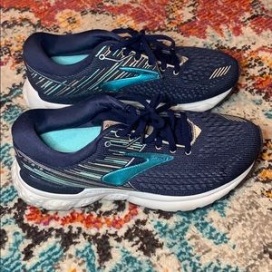 Brooks Adrenaline GTS 19 Running Shoes Size 7 Wide